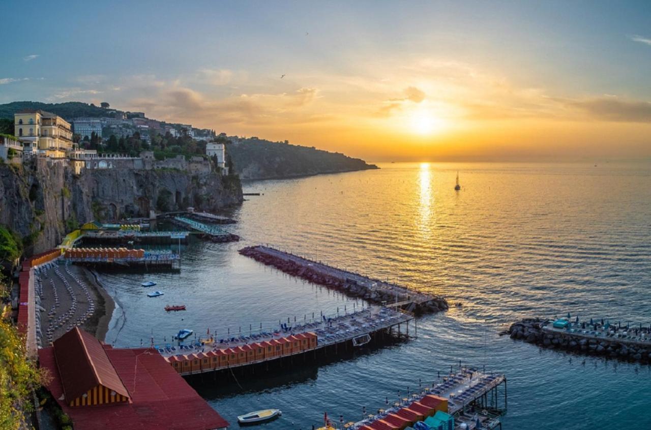 Yourhome - Sersale Suites Sorrento Kültér fotó